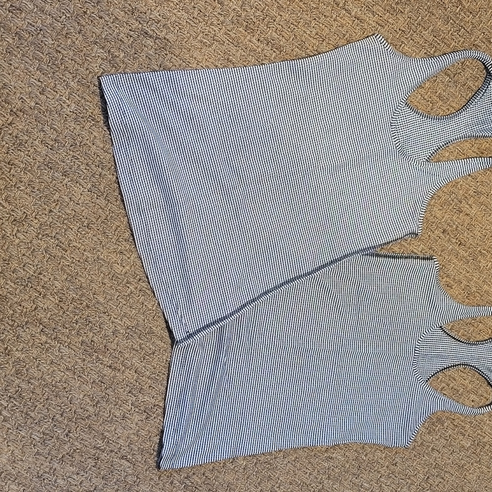 Lot of two Lululemon tank tops size 6